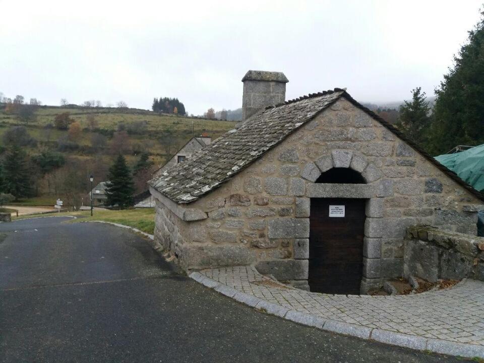 Ferienwohnung Lo Vedelier D'Aubrac Laguiole Exterior foto